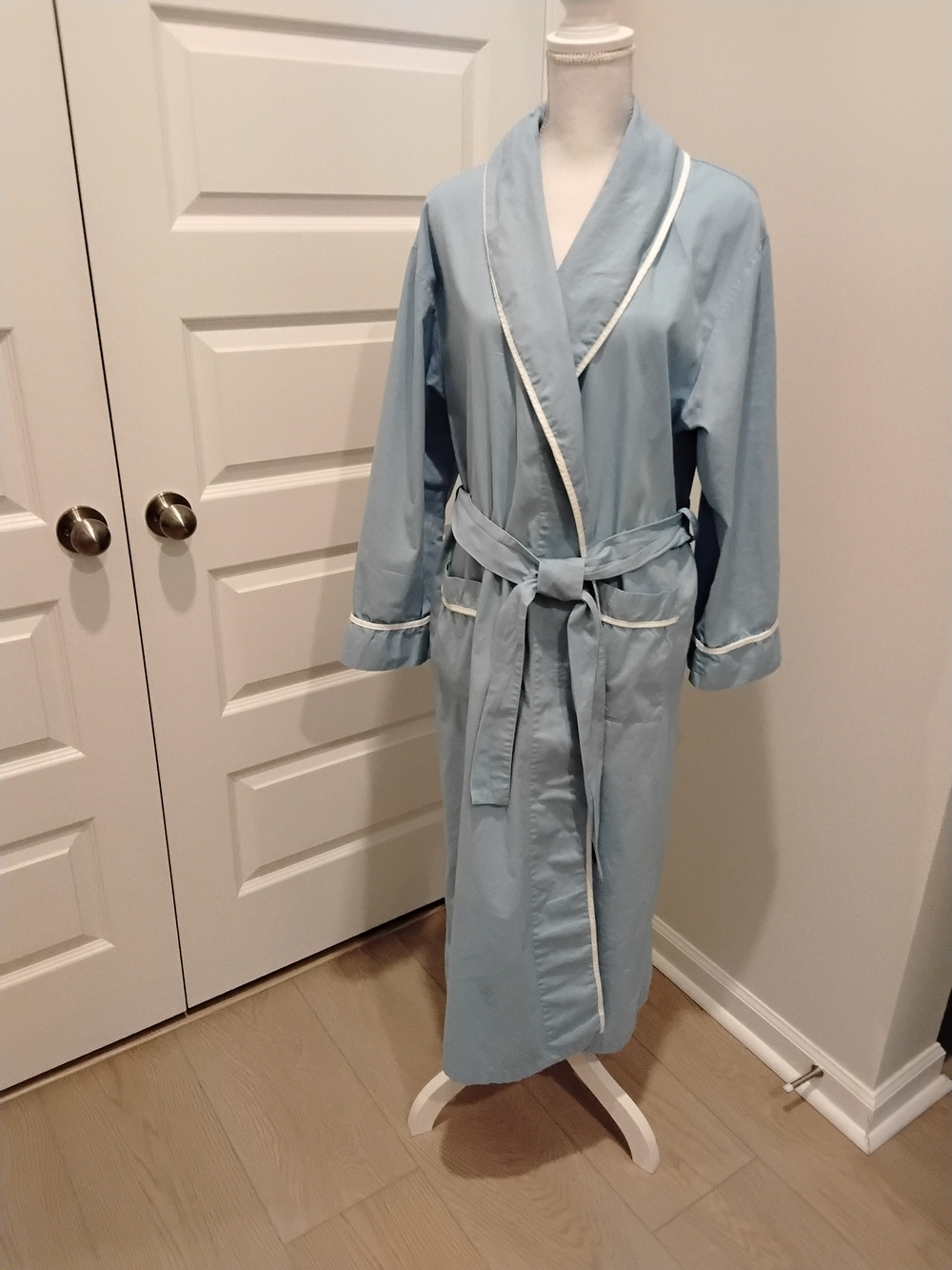 Classic Light Blue Men’s Robe with White Piping